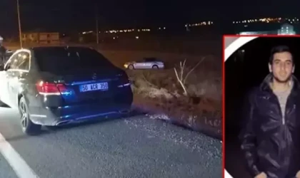 Çarpışan iki otomobilden biri tarlaya devrildi