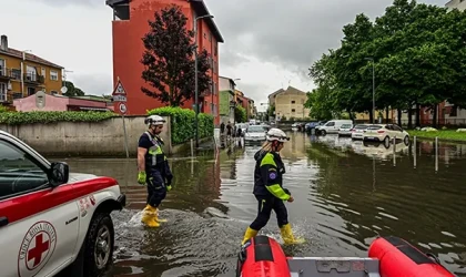 İtalya'da selde 2 kişi kayboldu