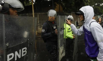 Protestolarda 80'den fazla asker ve polis yaralandı