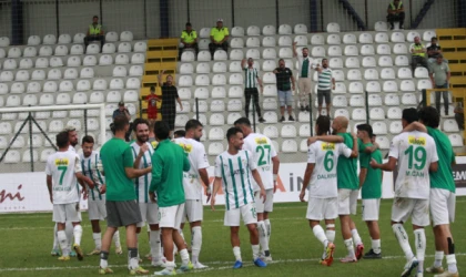 Bursaspor galibiyeti 6 taraftar ile kutladı