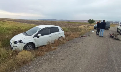 Otomobille motosiklet kafa kafaya çarpıştı; 1 yaralı