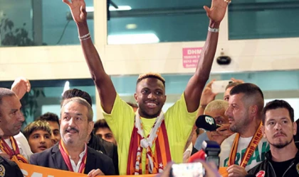 Victor Osimhen, Galatasaray için İstanbul'a geldi