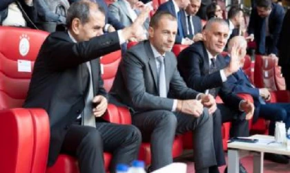 TFF Başkanı, Galatasaray - Elfsborg Maçını İzledi