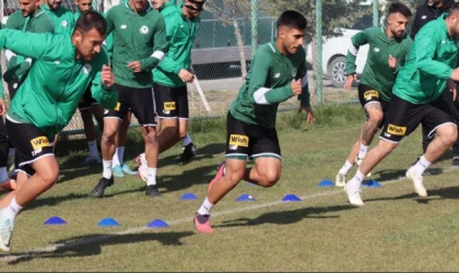 1922 Konyaspor’un maçı başladı!