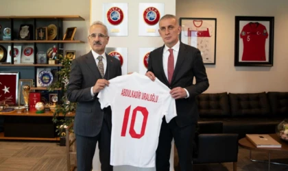 Bakanı Uraloğlu, TFF Başkanı Hacıosmanoğlu'nu Ziyaret Etti