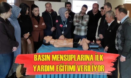 Basın mensuplarına ilk yardım eğitimi veriliyor