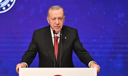 Erdoğan: Trump'tan eski yönetimin hatalarını düzeltmesini bekliyoruz