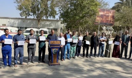 Gazze'de doktorlar, İsrail'in sağlık sistemine yönelik ihlallerini protesto etti