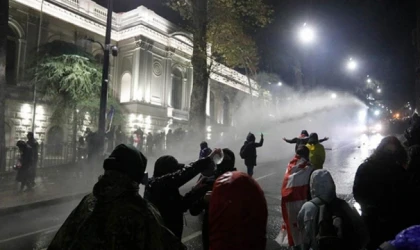 Gürcistan'daki protesto gösterilerine polis müdahalesi