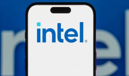 Intel'in geliri üçüncü çeyrekte düştü