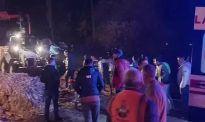 Kazaya müdahale eden polislere TIR çarptı: 1 şehit, 1 yaralı