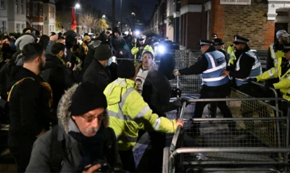 Londra'da PKK yandaşları, ikinci günde de polisle çatıştı