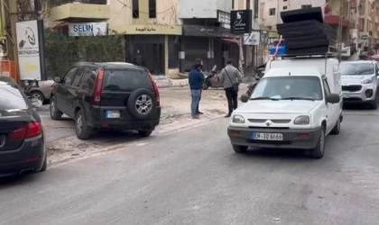 Lübnan'da yerinden edilen Bint Cubeyl sakinleri evlerine dönüyor