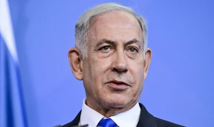 Netanyahu'nun evine 2 işaret fişeği atıldı