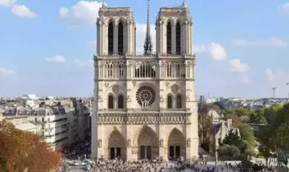 Notre-Dame Katedrali'nde çanlar 5 yıl sonra ilk kez çaldı