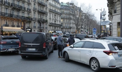 Paris'te sınırlı trafik bölgesi uygulaması başladı