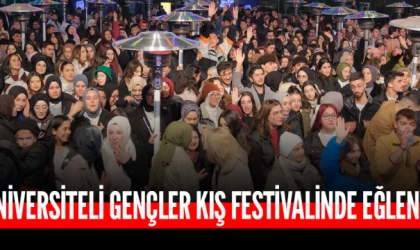 ÜNİVERSİTELİ GENÇLER KIŞ FESTİVALİNDE EĞLENDİ