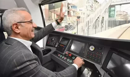 Uraloğlu: Marmaray'da günlük yolcu rekoru kırıldı