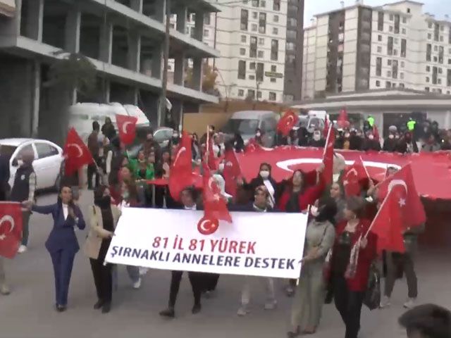 81 ilden gelen kadınlardan terör mağduru ailelere destek yürüyüşü