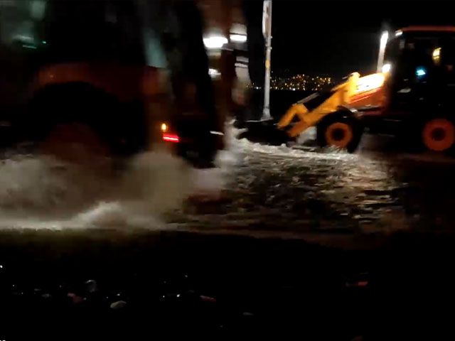 İstanbul'da kuvvetli fırtına hayatı olumsuz etkiliyor