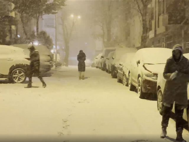 İstanbul'da kar yağışı etkisini sürdürüyor