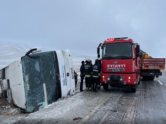 Konya'da tur otobüsü devrildi 6 kişi öldü, 41 kişi yaralandı