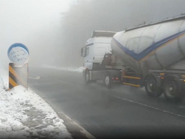 Bolu Dağı'nda hafif kar ve sis etkili oluyor