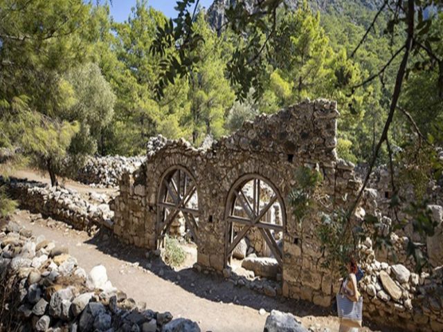 Olimpos'ta 16 yıllık kazılarda kent dokusunu tanımlayabilecek bulgulara ulaşıldı