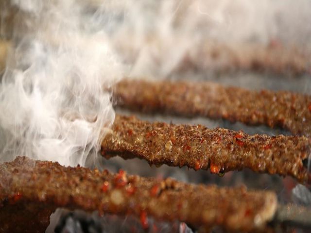 Adanalı ve Şanlıurfalı ustaların 'kebap' rekabeti