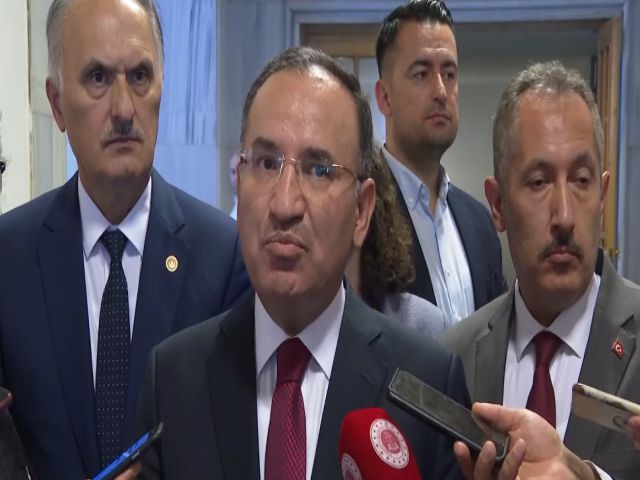 Bozdağ: Başörtüsüne anayasal güvence konusundaki çalışmalar pazartesi gününe kadar netleşecek