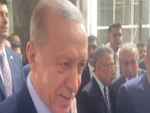 Cumhurbaşkanı Erdoğan, TBMM'de gazetecilerin sorularını yanıtladı