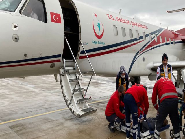 Ambulans uçak, 3 hasta için Türkiye semalarında mekik dokudu