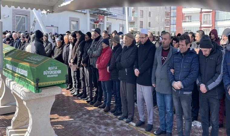 Depremde hayatını kaybeden gencin cenazesi Konya'da defnedildi