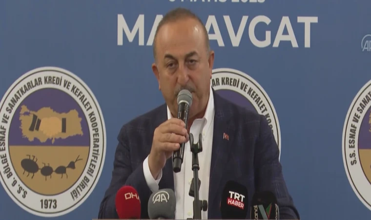 Çavuşoğlu Antalya'da esnafla buluştu