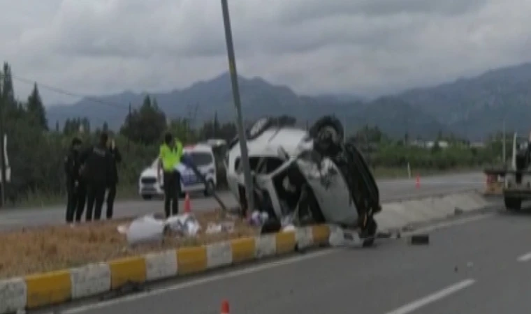 Konya'da otomobilin aydınlatma direğine çarptığı kazada 5 kişi yaralandı