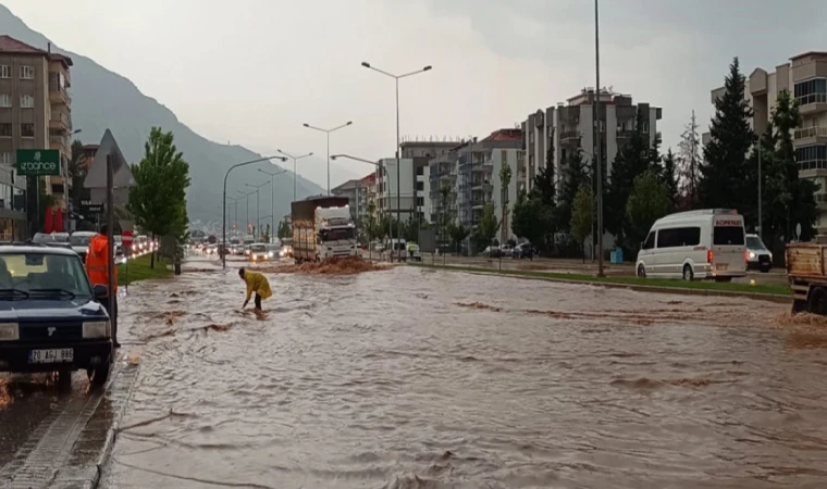 Beyşehir'de kuvvetli yağış