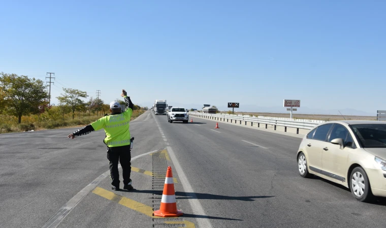 KONYA EMNİYETİNDEN “YÜK TAŞIYAN ARAÇLARA” ÖZEL DENETİM