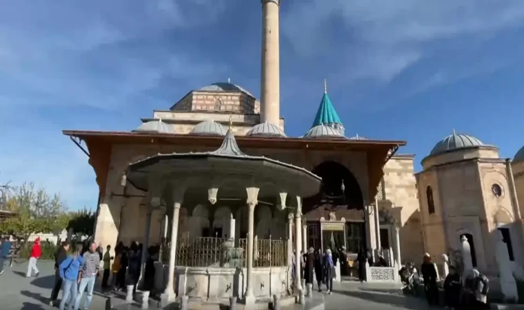 Mesnevi'nin tıpkıbasımı Vuslat'ın 750. yılında Mevlana dostlarıyla buluşuyor