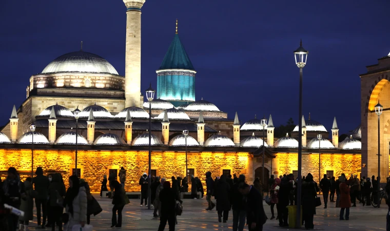 Mevlana Müzesi'nde Şebiarus töreni öncesi yoğunluk yaşandı