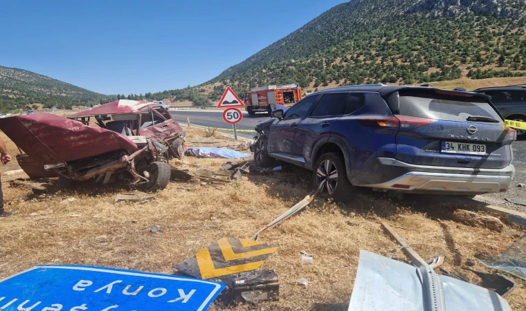 Konya'da otomobillerin çarpışması sonucu 2 kişi öldü, 2 kişi yaralandı