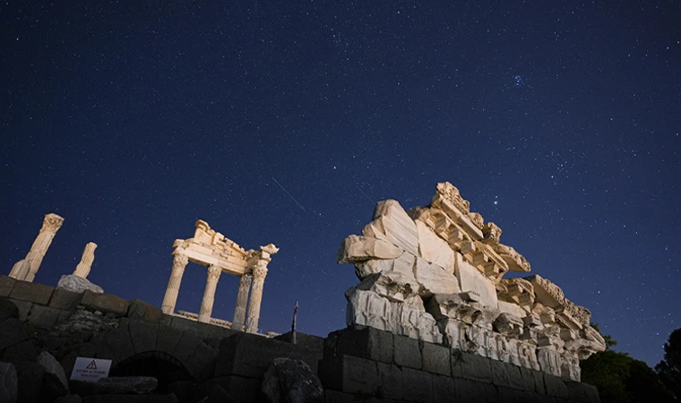 Bergama Akrapolü'nde 'Perseid meteor yağmuru' gözlemlendi