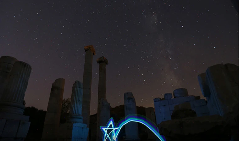 Sardes Antik Kenti'nde yıldızlı gece